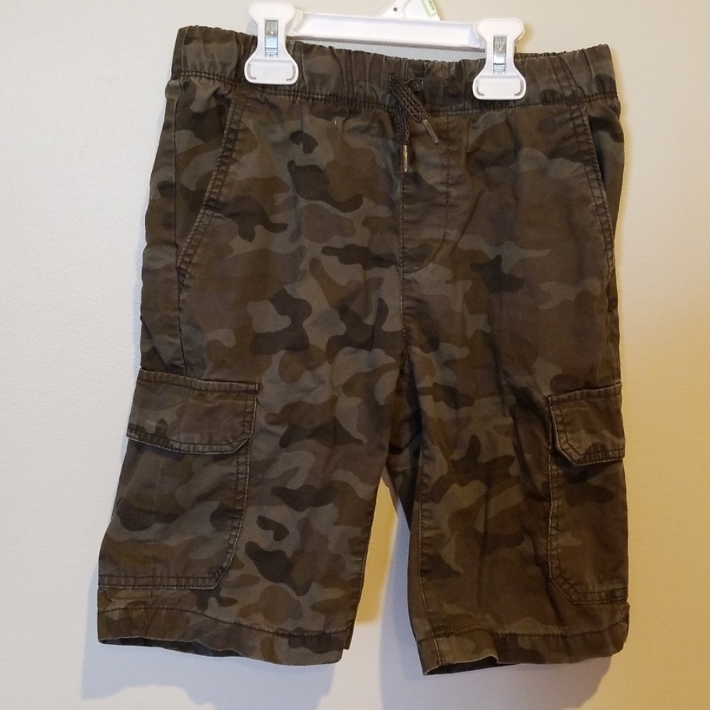 Camo print cargo shorts